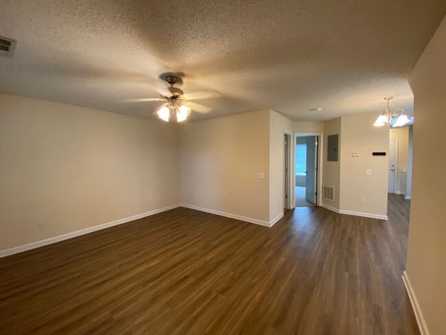 Building Photo - PRE-LEASING FOR AUGUST 2026!