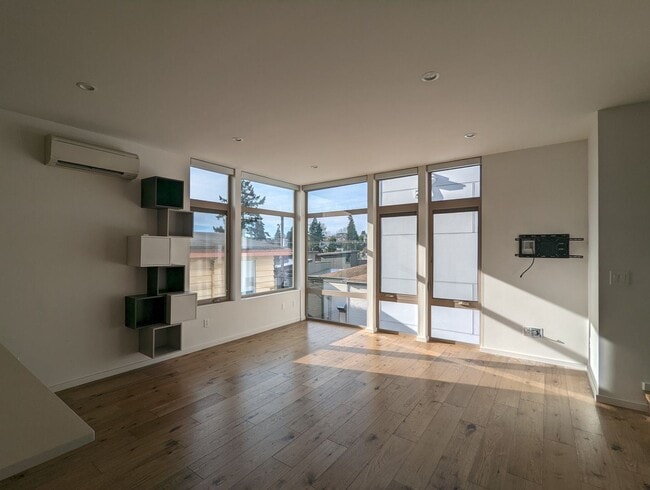 Building Photo - 3 br, 2.5 bath House - 5029A 38th Ave SW