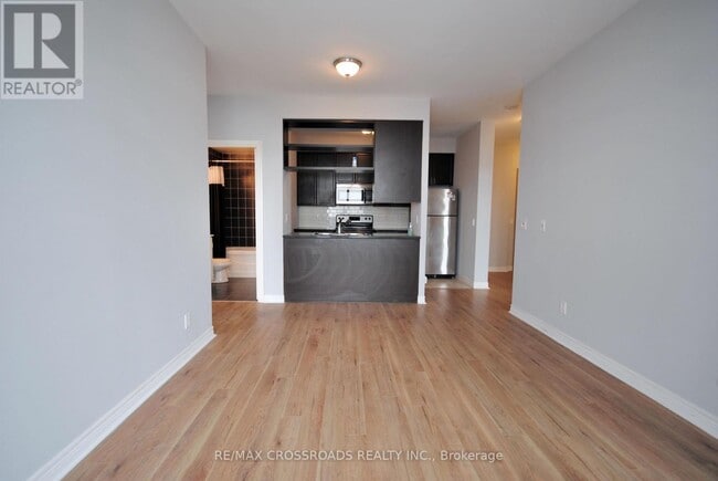 Photo du bâtiment - 70 Town Centre Court