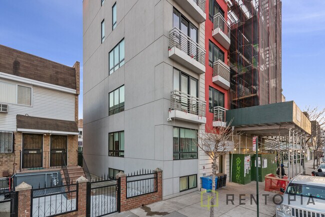 Building Photo - 700 Flushing Ave
