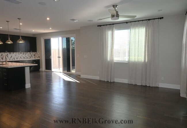 Foto del edificio - Resident Benefit Package Property
