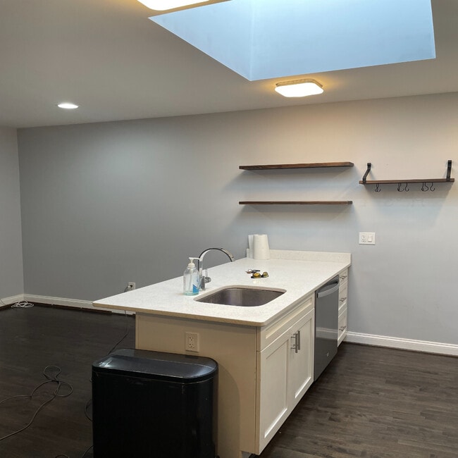 Building Photo - 1721 Trinidad Ave NE