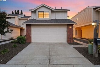 Building Photo - 3664 Thrush Terrace