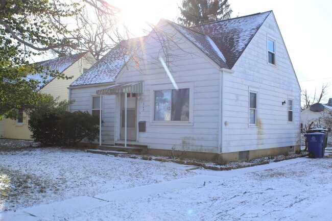 Building Photo - 1749 Piedmont Rd