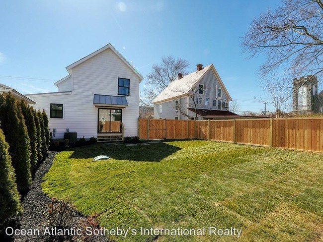 Building Photo - 3 br, 3.5 bath House - 111 W. 4th Street