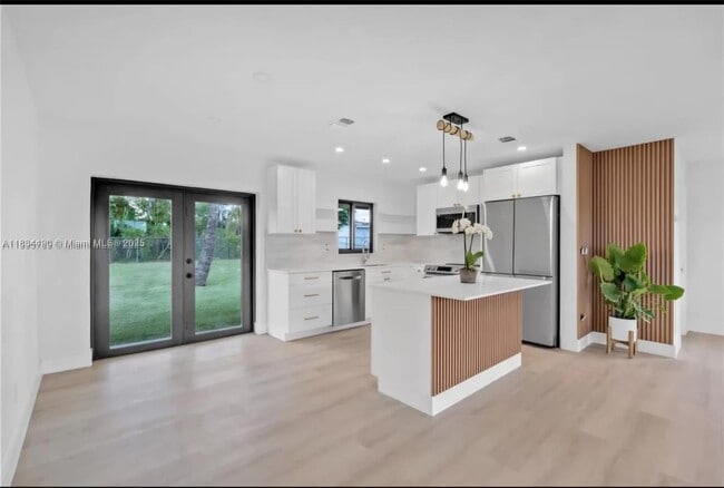 Building Photo - 10680 SW 146th St