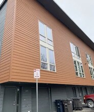 Building Photo - 2720 Coho Way