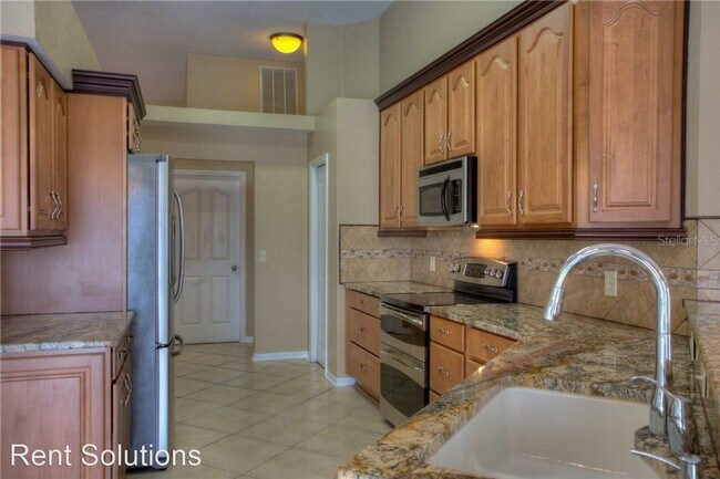 Foto del edificio - 4 br, 2 bath House - 16415 Lake Heather Drive