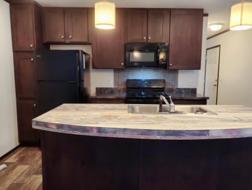 Foto del edificio - 7028 Bayview Dr