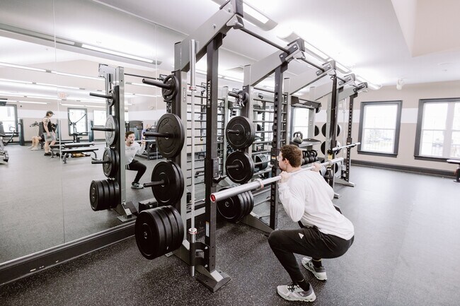 Gimnasio en las instalaciones - LC Gahanna