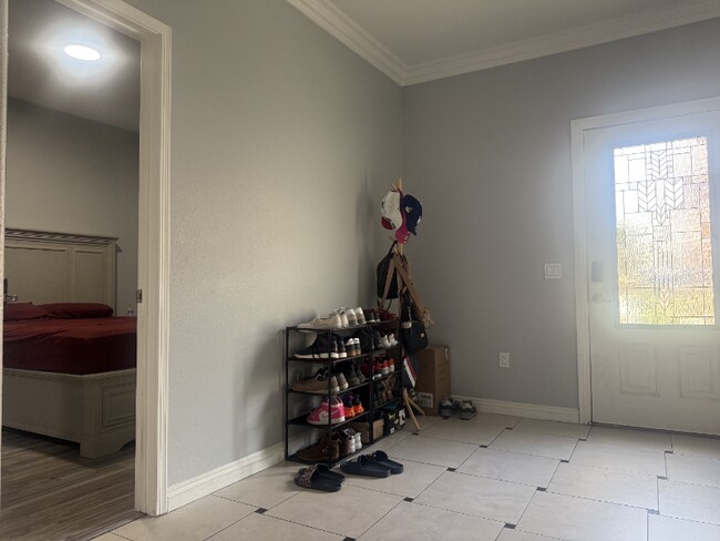 Foto del edificio - 8270 Golden Cir St