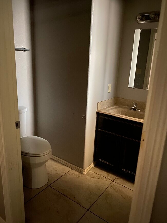 Unit C - 2112 Aruba Dr