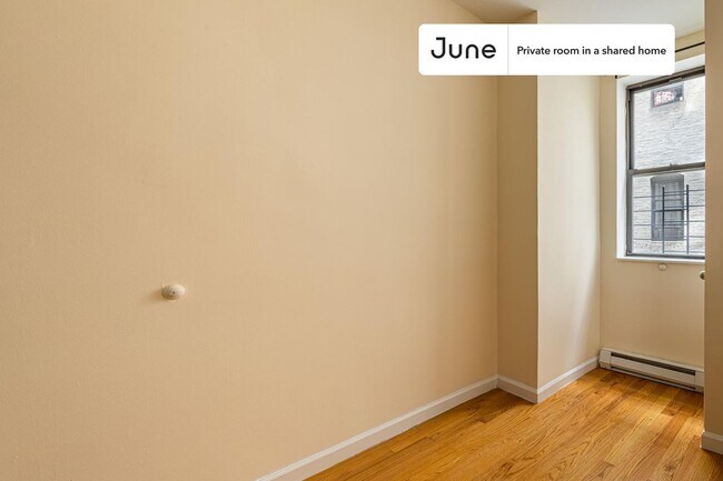 Building Photo - Room in Shared 4 bed/2 bath home