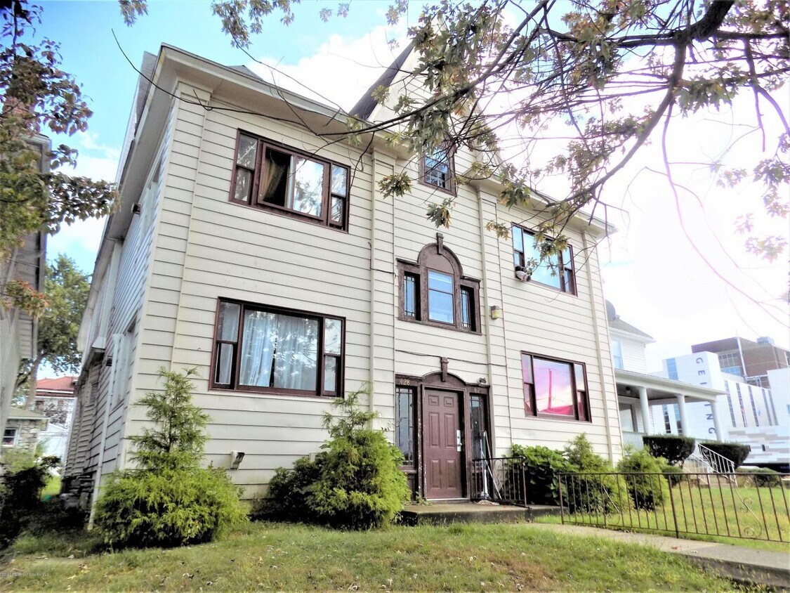 Primary Photo - 426 Colfax Ave