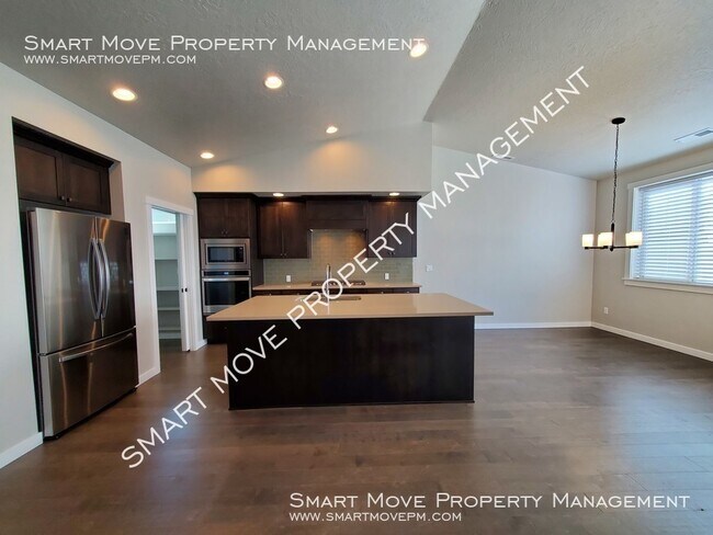 Foto del edificio - 2271 E Mendota Dr