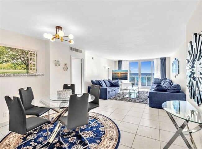 Building Photo - 3140 S Ocean Dr