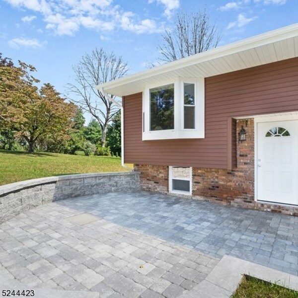 Building Photo - 3 Willowbrook Dr