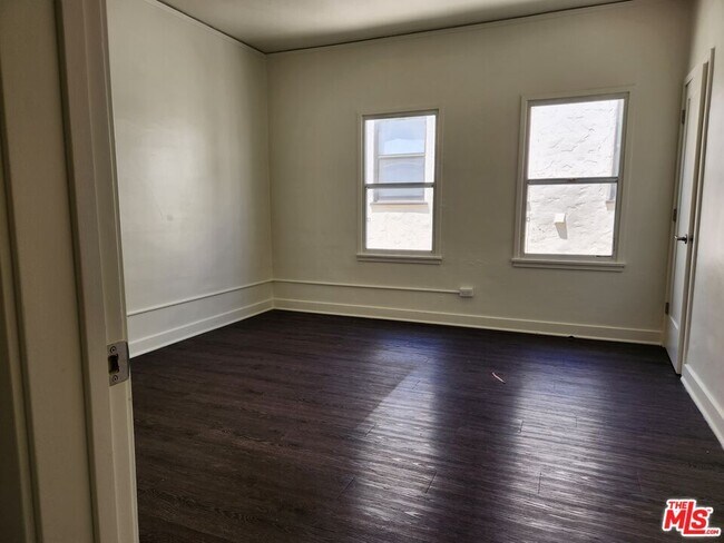 Foto del edificio - 425 N Ogden Dr