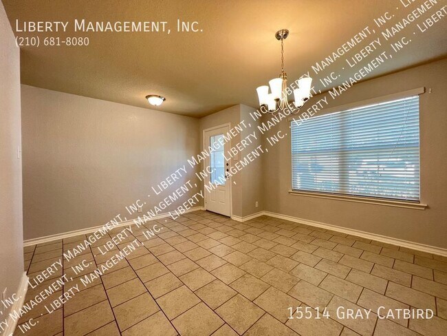 Foto del edificio - 5 Bedroom, 2.5 Bath Home in Redbird Ranch