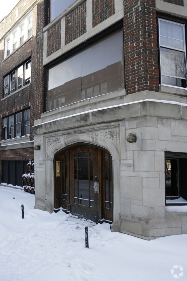 Foto del edificio - 1947-1957 E 73rd Pl