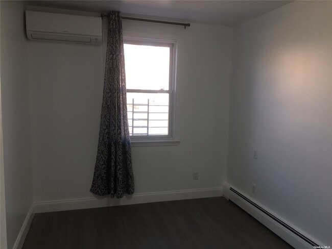 Building Photo - 144-51-144-25 25th Rd