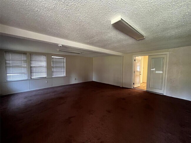 Building Photo - 5710 Meadow Creek Ln