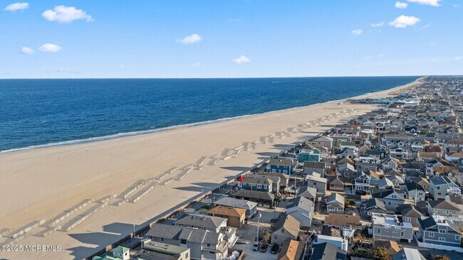 Foto del edificio - 115 Boardwalk
