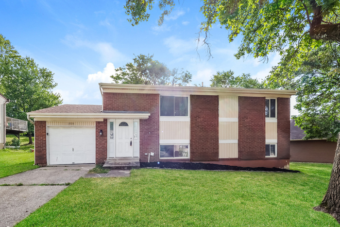 Primary Photo - Beautiful Home in Florence, KY!