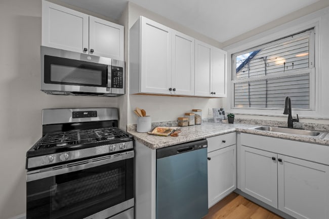 Foto del edificio - 135 E Loretta Ave