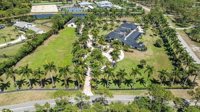Foto del edificio - 6186 Duckweed Rd