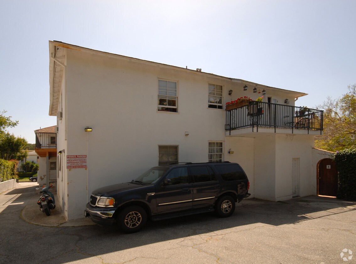 Primary Photo - 419 Veteran Ave