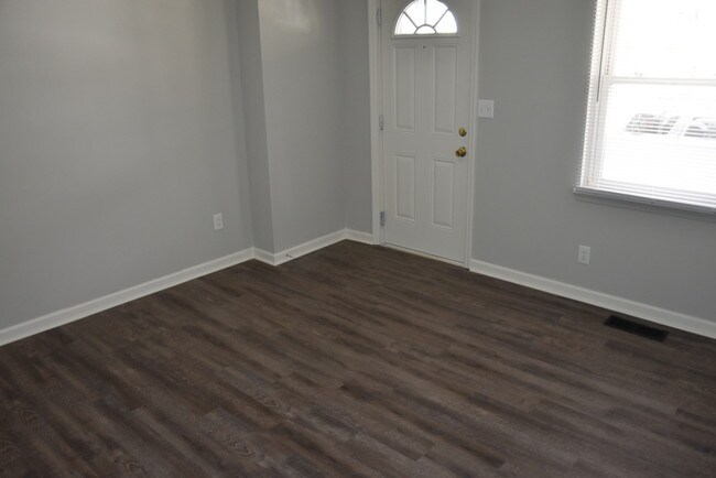 Building Photo - 1253 Eastwood Ave