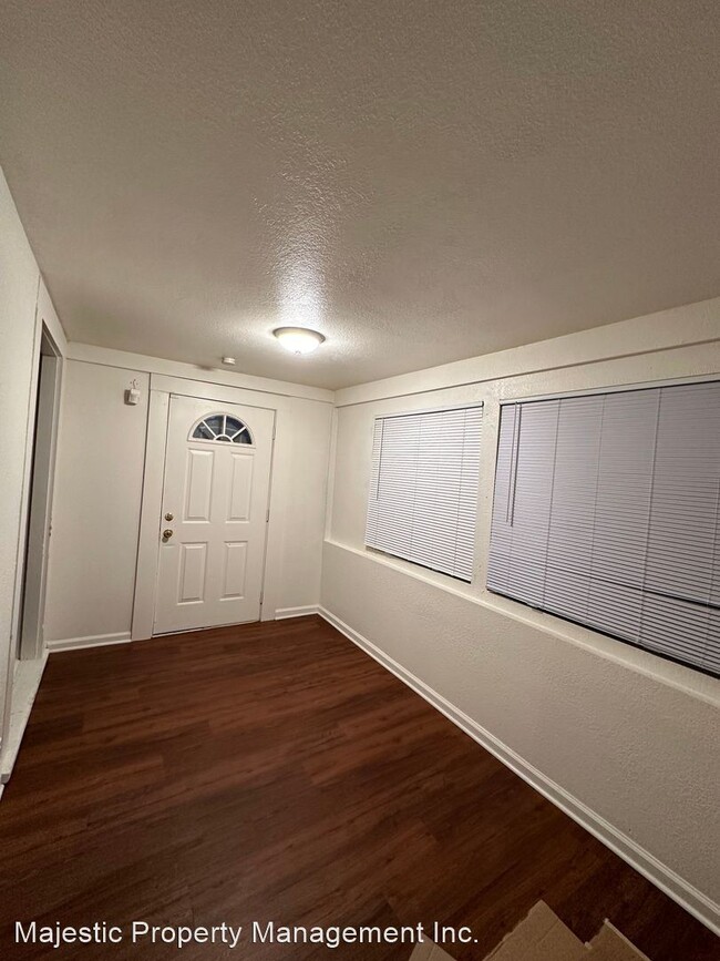Building Photo - 3 br, 2 bath House - 2633 Delano Ave