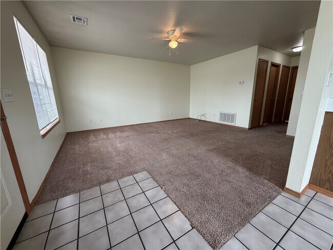 Foto del edificio - 607 N Main St