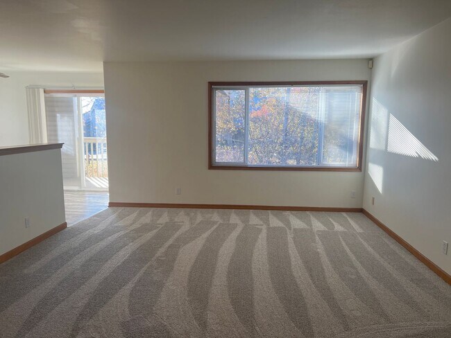 Foto del edificio - 2 Bed, 2 Bath Condo in Cordata with Brand ...