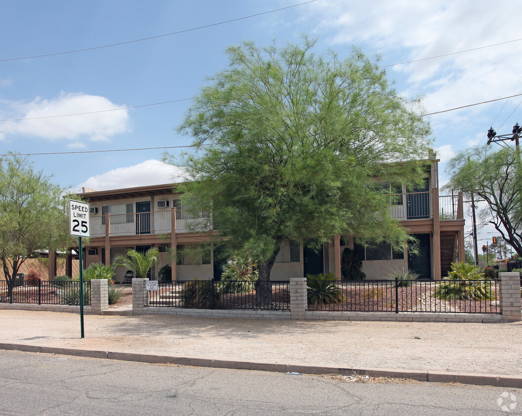 Primary Photo - Studio II Apartments