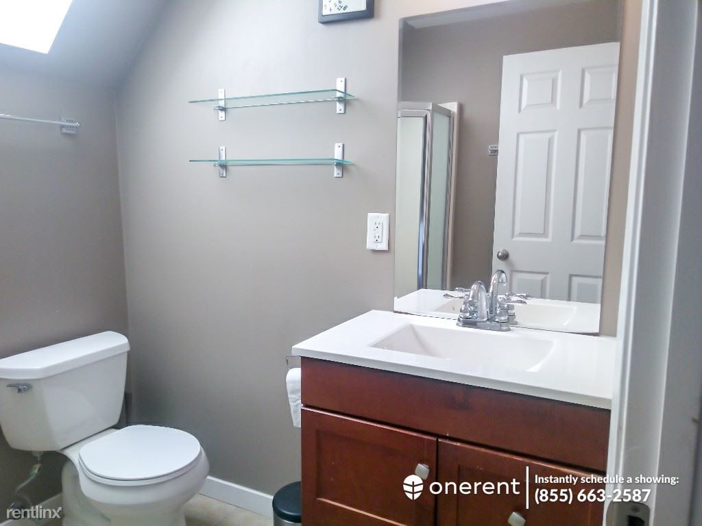 Primary Photo - 3 br, 2 bath House - 421 Pepper Ave Unit 1