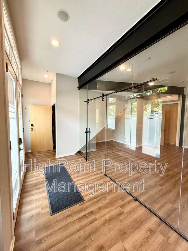 Building Photo - 11858 Bradburn Blvd