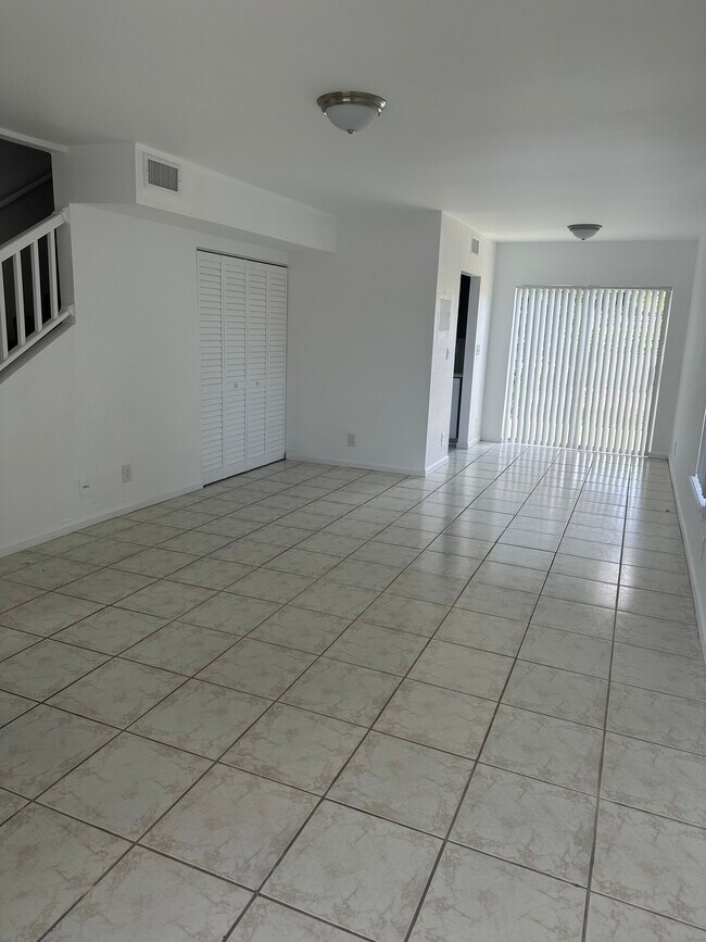 Foto del edificio - Vista Townhomes