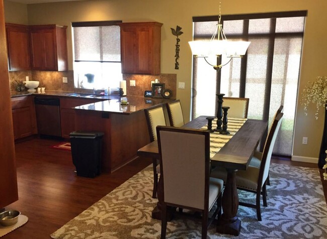 Building Photo - CLEAN AND QUIET 3bd/2ba West Salem Home - ...