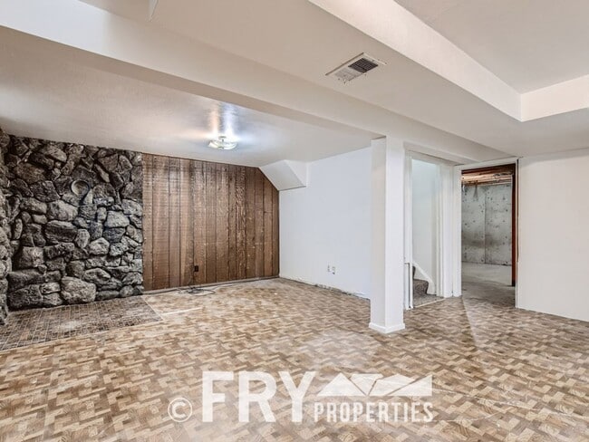 Foto del edificio - Updated large 2bed/1bath