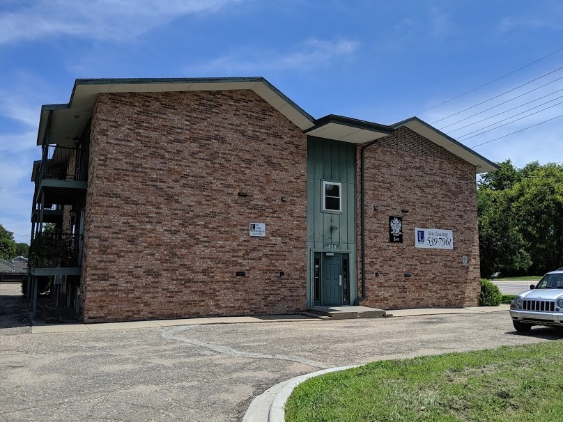 Primary Photo - Lee Crest Apartments