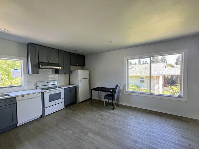 Building Photo - New construction Kennydale 2-bedroom home