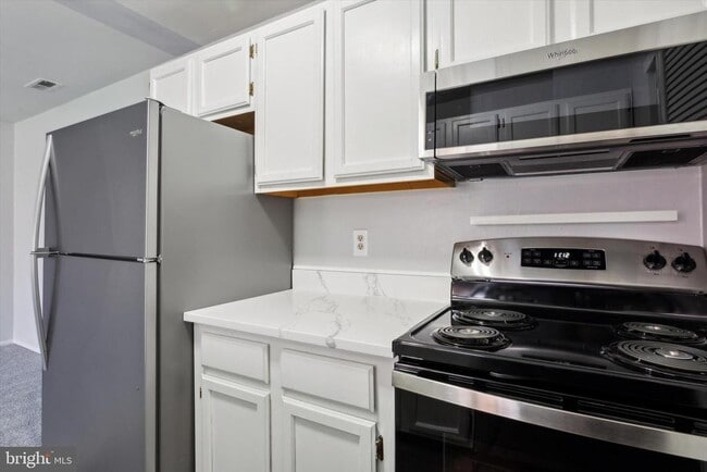 Building Photo - 2611B Auburn Ct