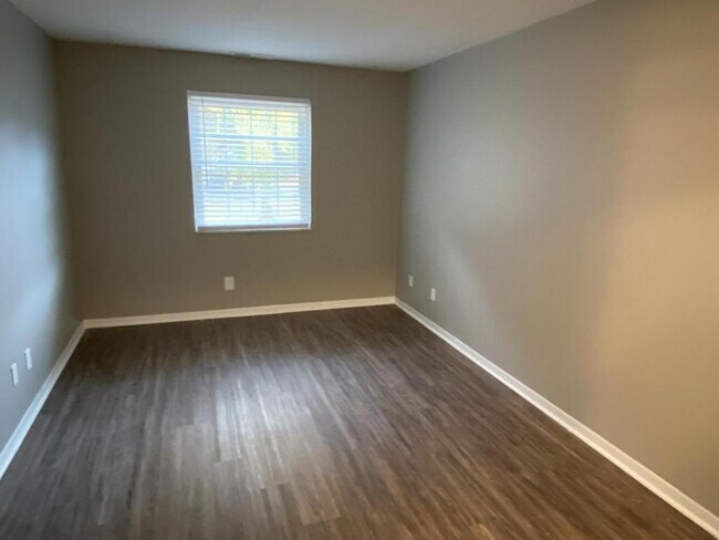 Foto del edificio - 7857 Harrison Ave