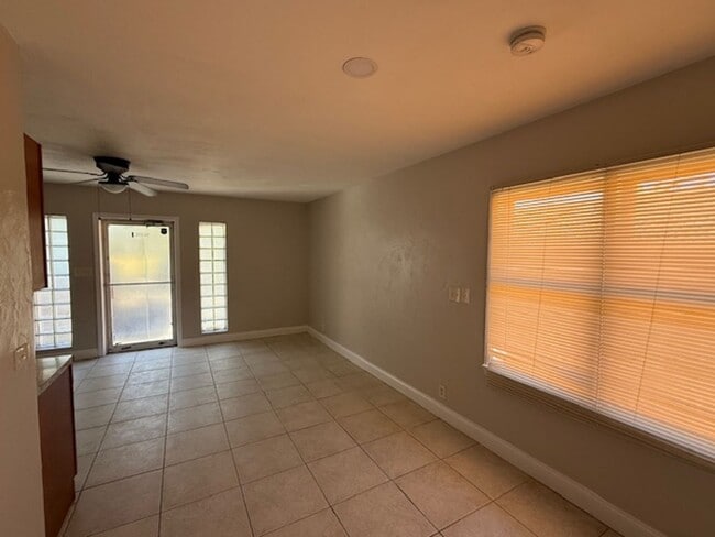 Photo - 1529 S Ridgewood Ave Apartment