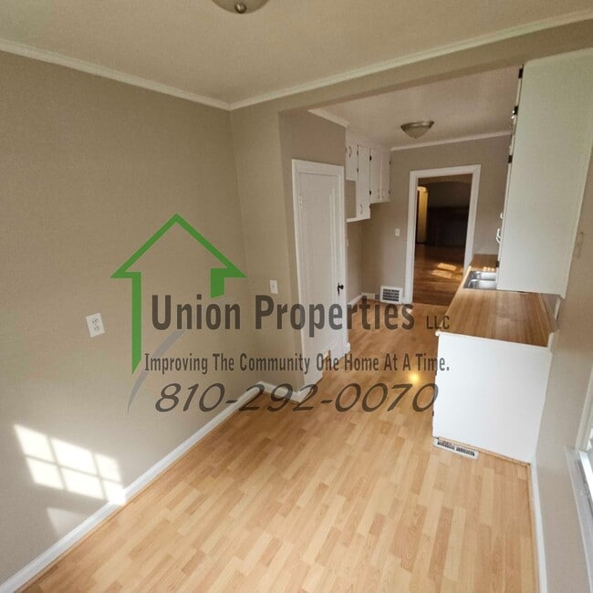 Building Photo - 1333 21st St