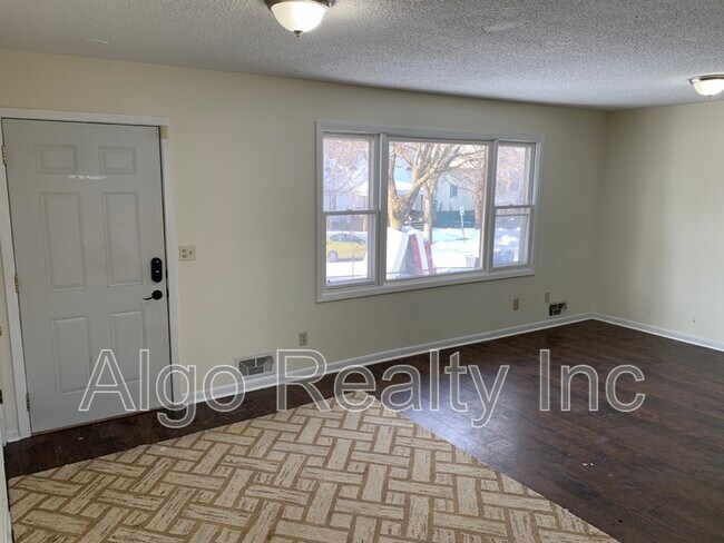 Foto del edificio - 2414 N Ilion Ave