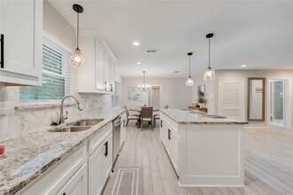 Building Photo - 1100 Billie Ruth Ln