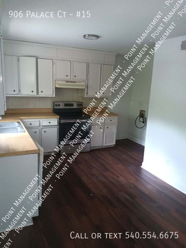 Foto principal - 2 Bed 1 Bath (2 Story Apartment)